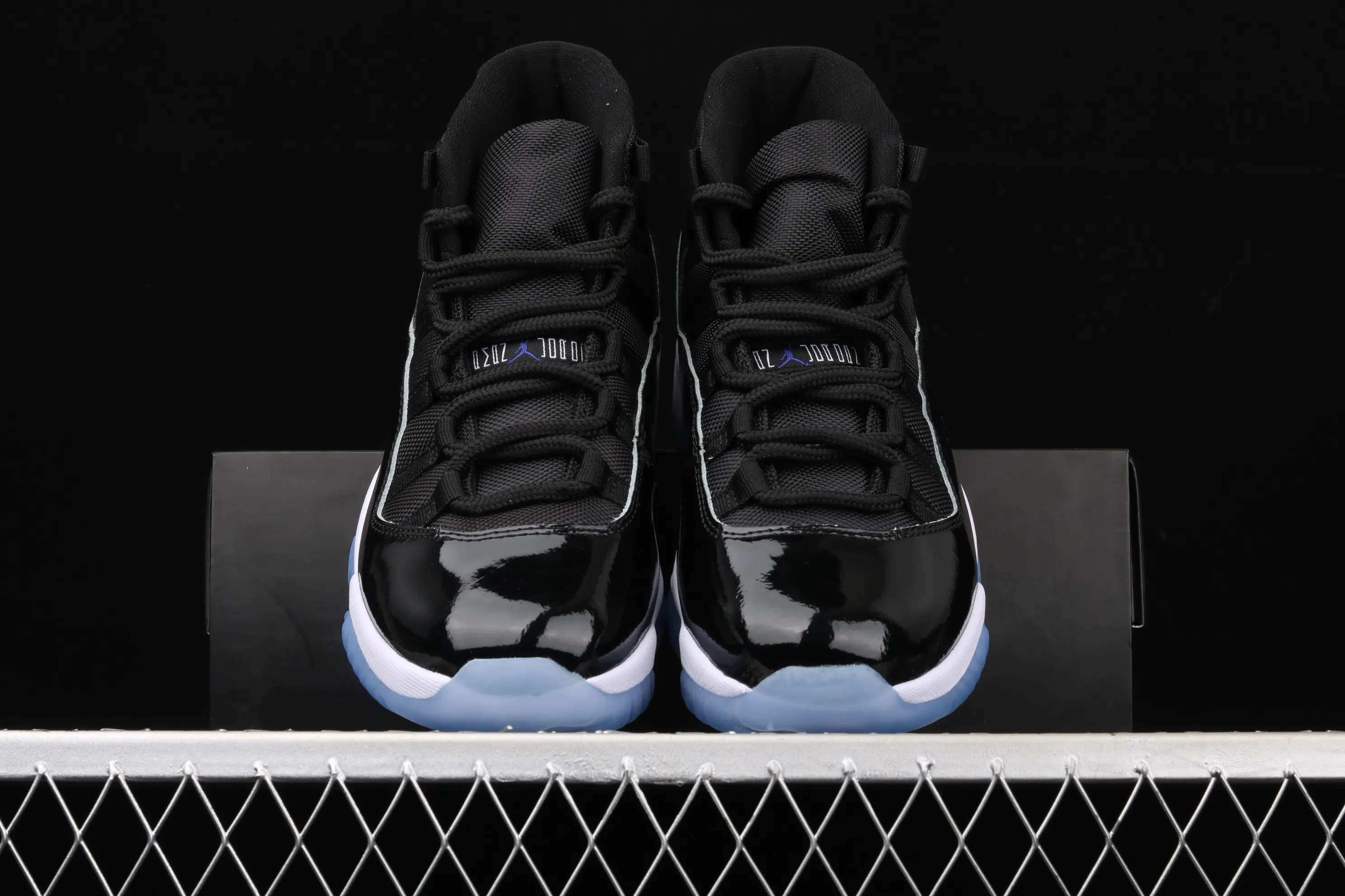 All categories Air Jordan Jordan series basketball shoes Air Jordan 11 X version Air Jordan 11 Space Jam AJ11 Joe 11 slam dunk genuine standard genuine carbon fiber basketball shoes 378037-003